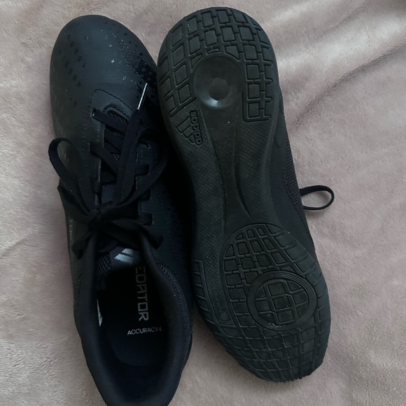 adidas predator indoor soccer shoes - Picture 2 of 2